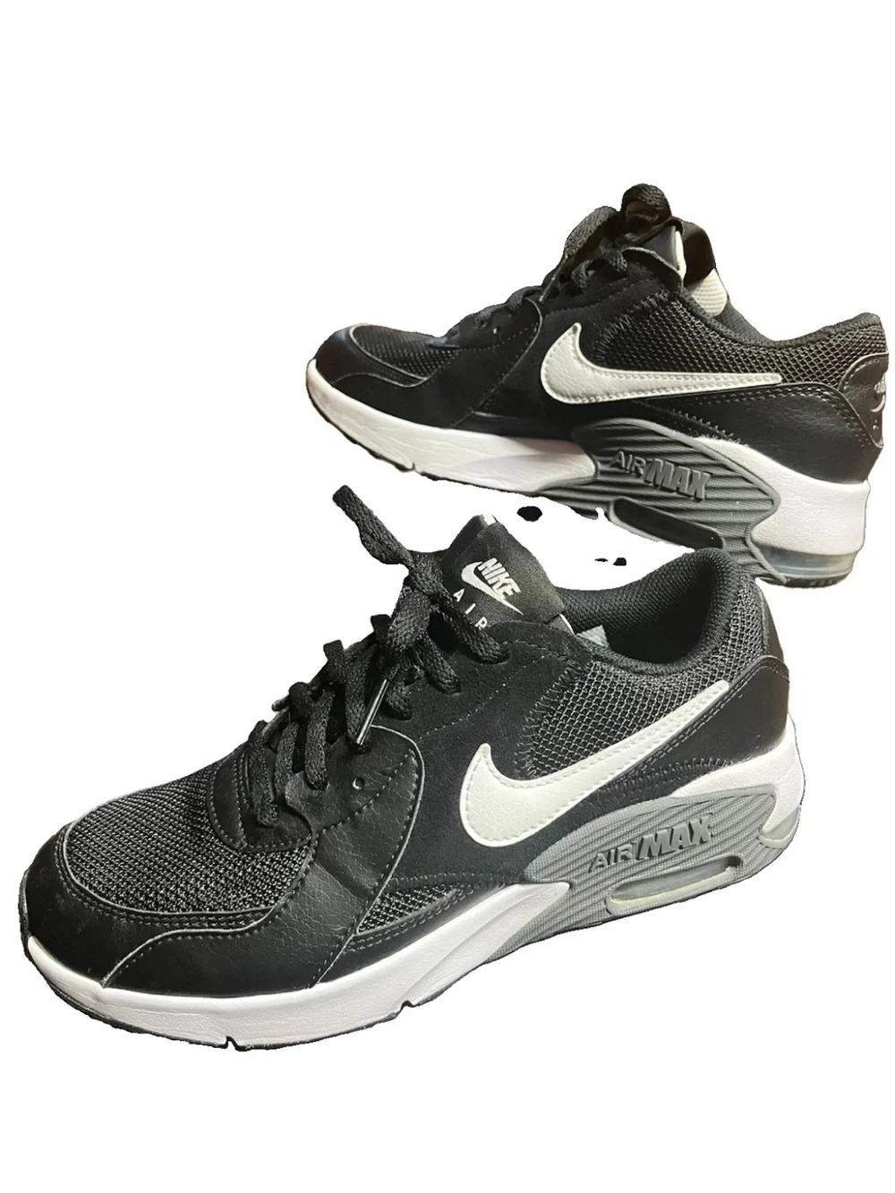 Nike Men’s Black and White Athletic Sneakers